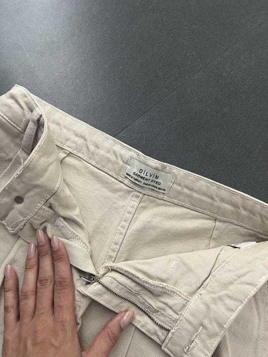 Бежова пола-панталон