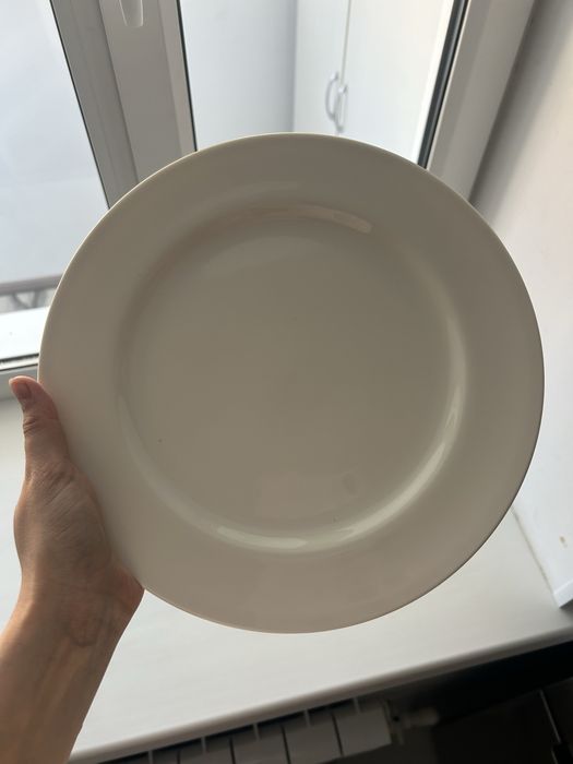 Продам большие тарелки новые
