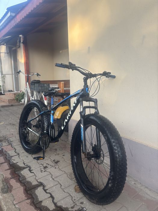 Vand bicicleta cu roti groase carpat