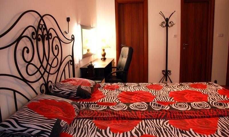 Дава се под наем Двустаен апартамент в Бургас, Славейков - 63 кв.м за 163.2 € - Снимка #1