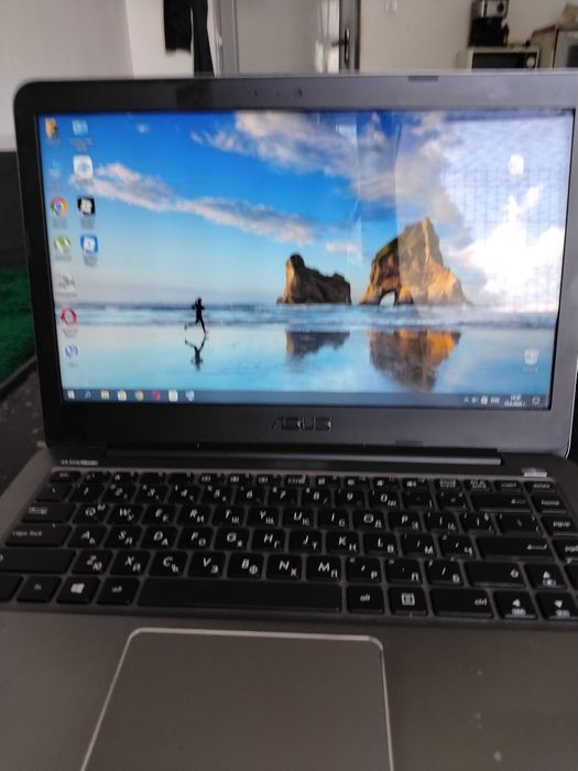 Лаптоп ASUS  E403N Notebook PC