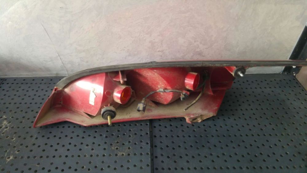 Stop tripla lampa dreapta ford focus 1 daw dbw 1m5113404ad