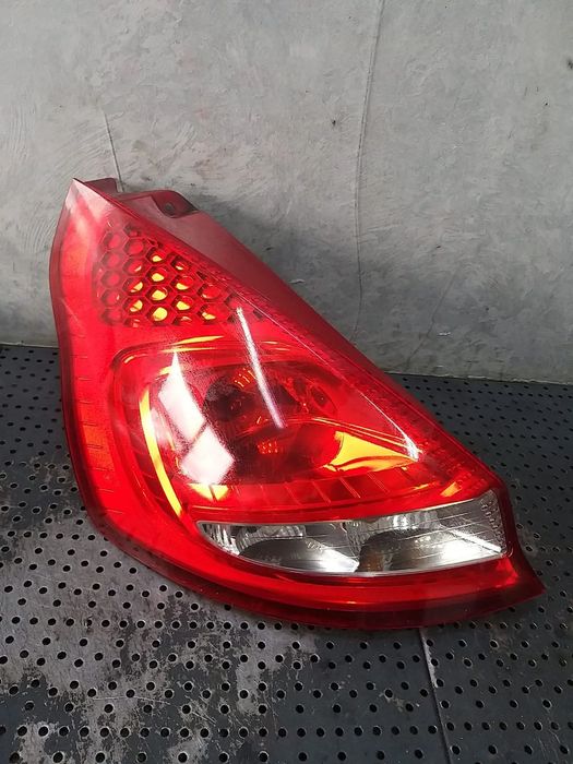 Stop tripla lampa stanga ford fiesta 6 cb1 ccn 8a6113405a
