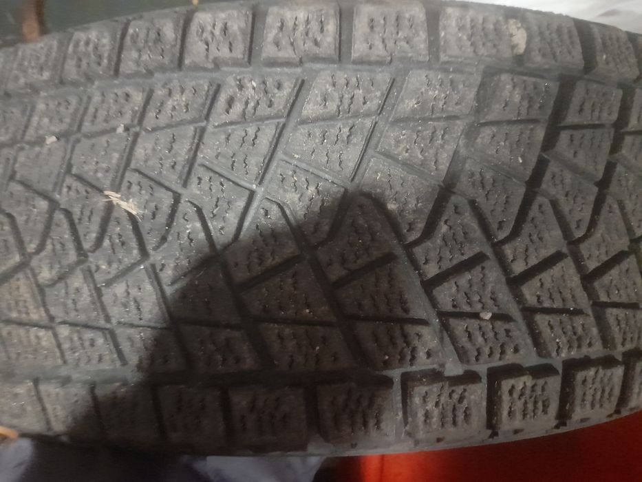 Шины 225/60/17 зимние идеалные