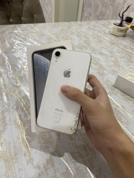 Продам iPhone XR 64гб      Айфон XR 64гб срочно
