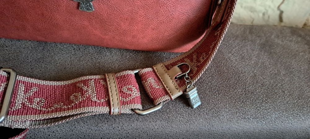 Кокетна чантичка Anekke