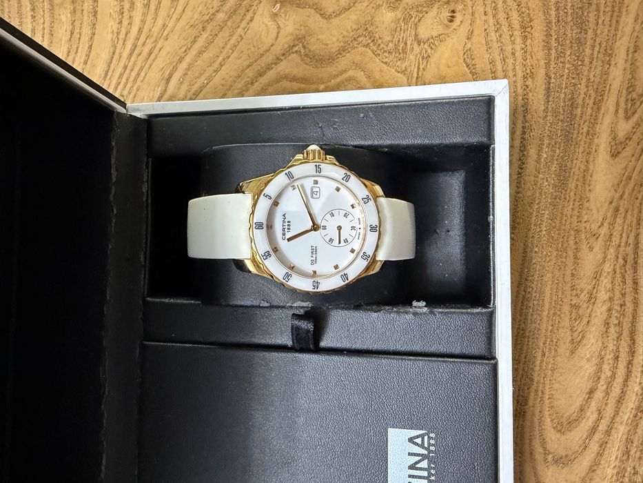 Продам часы Certina