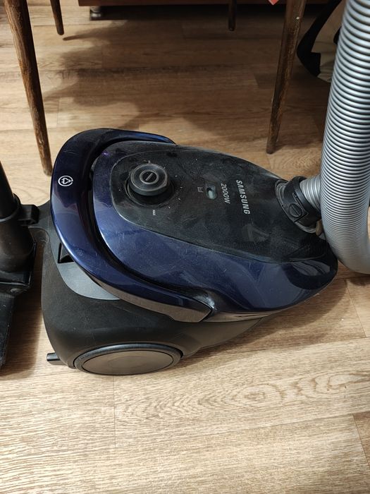 Пылесос Samsung.