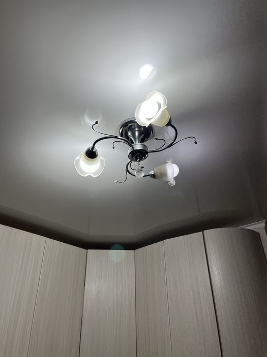 Люстра, светильник, продам