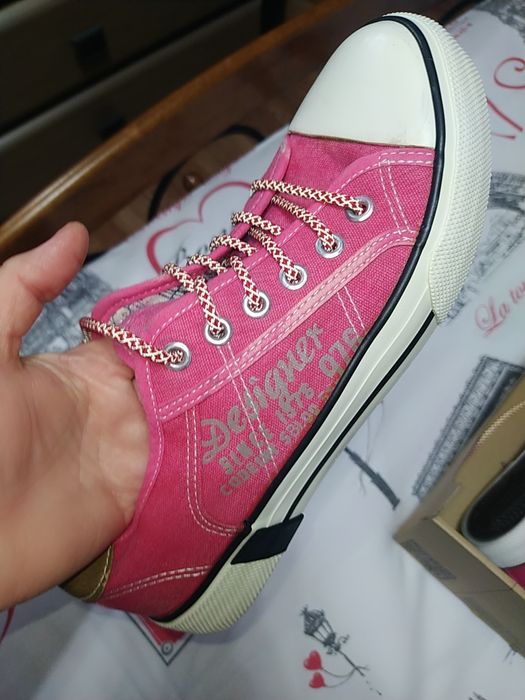 Продам новые кеды по2500