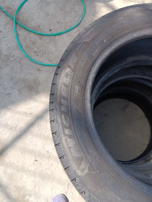 Продам резину  размер 235,55,18