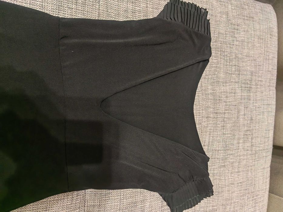 Стилна черна рокля