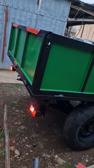 Vând tractor Fiat 411R împreună cu remorca si cultivator