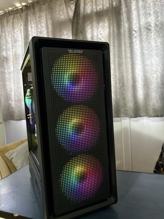 Pc de gaming in stare foarte buna