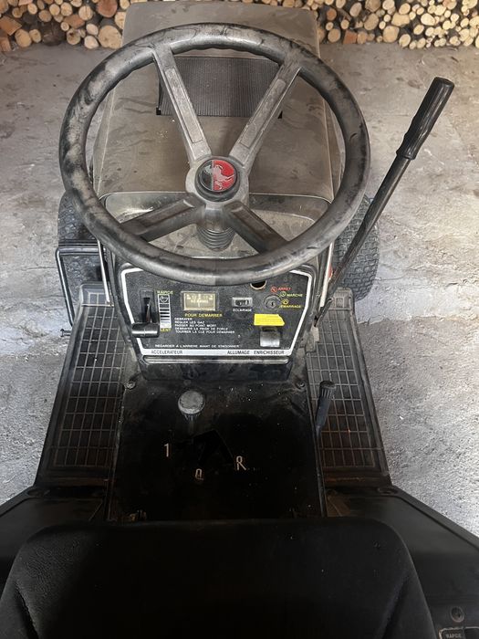 Se vinde tractor