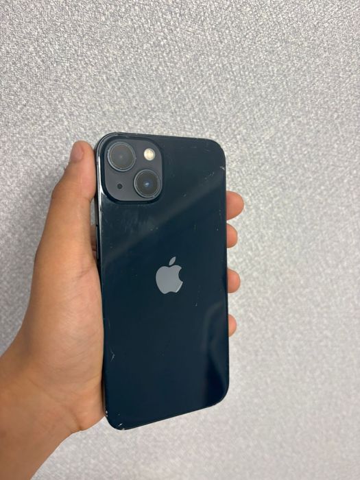 Продам Iphone 13