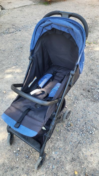 Детская прогулочная коляска