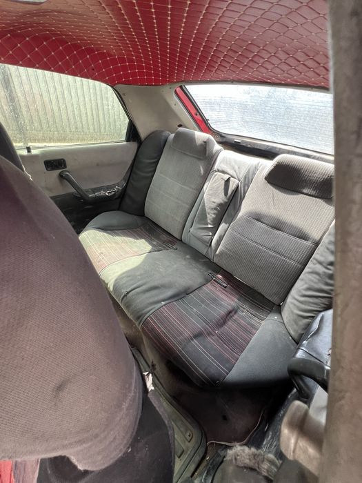 Mazda 323F BG.  требует ремонта