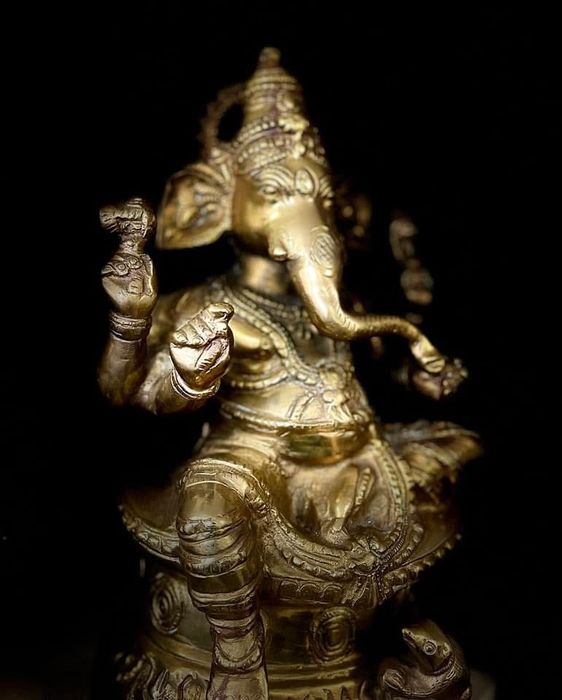 Огромен бронзов Бог Ганеш