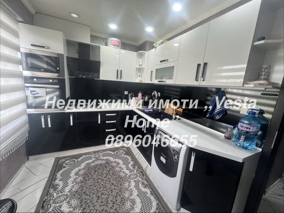 Продава се Тристаен апартамент в Казанлък - 90 кв.м за 737 €/кв.м - Снимка #1
