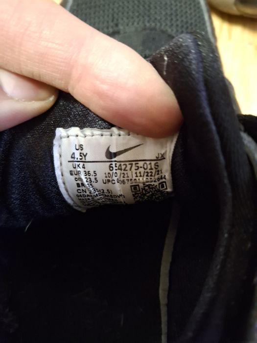 Încălțăminte originala.