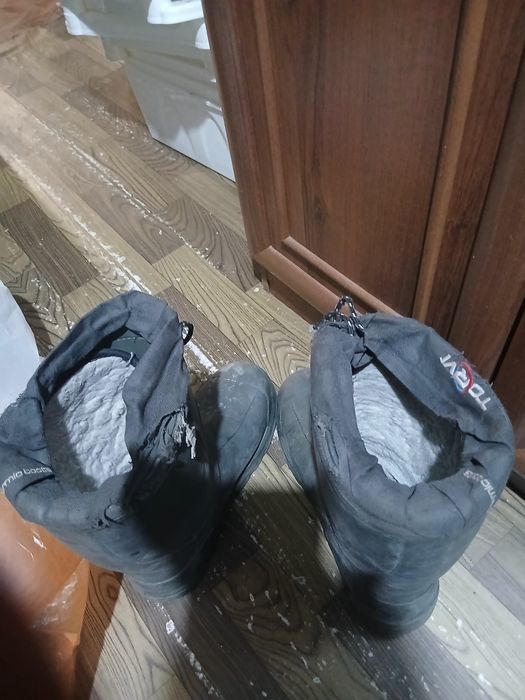 Продаю резиновые сапоги 47