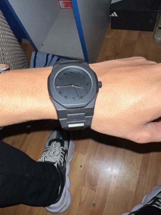 Ceas negru minimalist -stare foarte buna