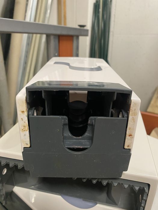 Лампи/Кутия/диспенсър за тоалетна хартия, сапун и салфетки