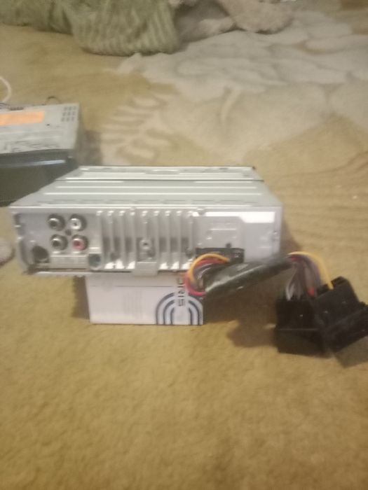 Продам магнитолы Субару. Сони. Пионер.