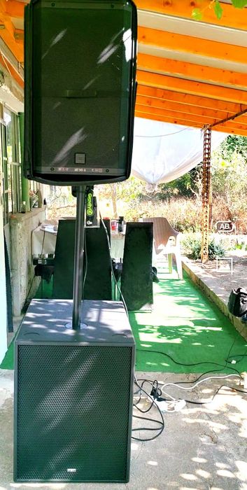 ПРОДАВАМ чифт Rcf art 945a!