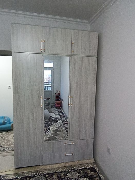 Shkaf sotiladi dastafka ustanovka bepul birinchi quldan