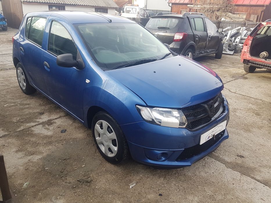 Dezmembrez sandero 1,2 16 v 2014 albastru persan