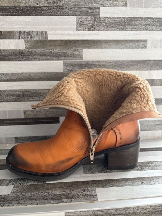 Cizme/ botine imblanite, marimea 37, Tino