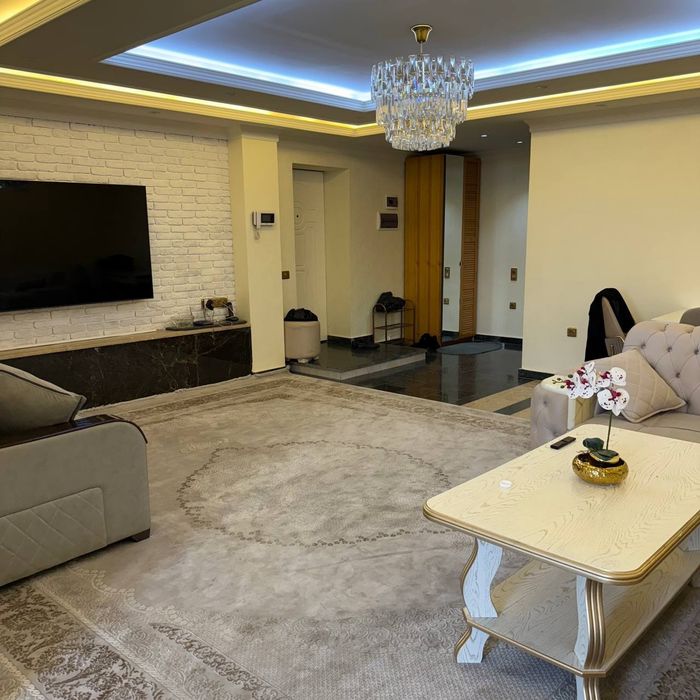 Сдаётся квартира находится Ц1-вся техника бош посудомою щия тоже есть.