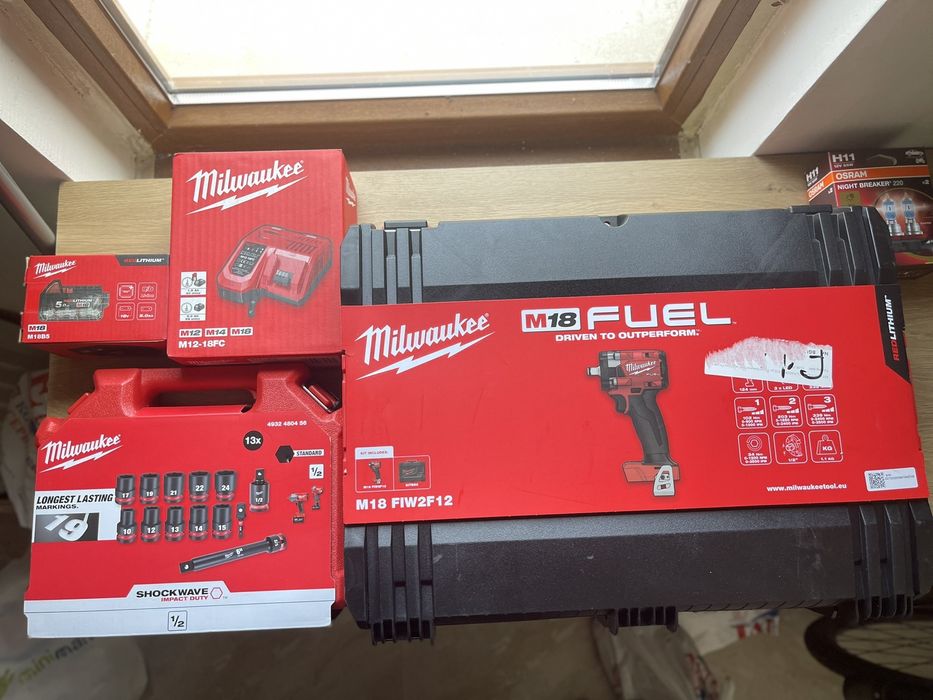 Гайковерт Milwaukke комплект