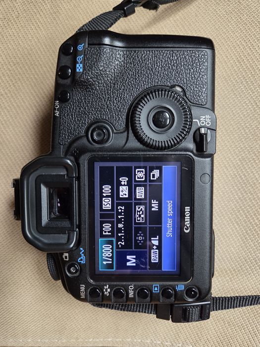 Canon 5D mark 2 - impecabil 26k cadre