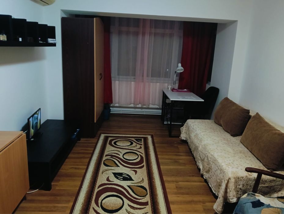 Vand apartament,semidecomandat 2 camere