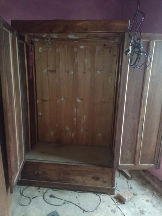 Старинен гардероб