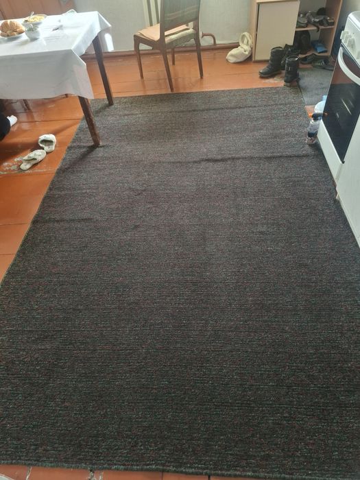 Продам.     Ковер