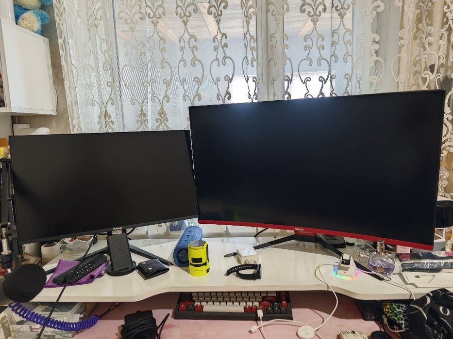 Продам 2 монитора Sanc
