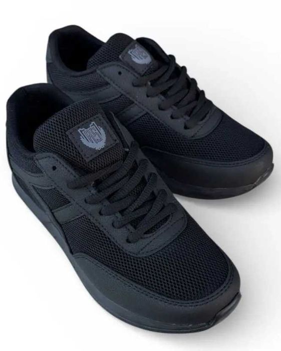 Adidași mărimea 42