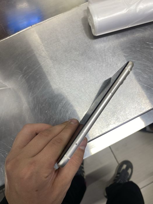 Продам iphone 11