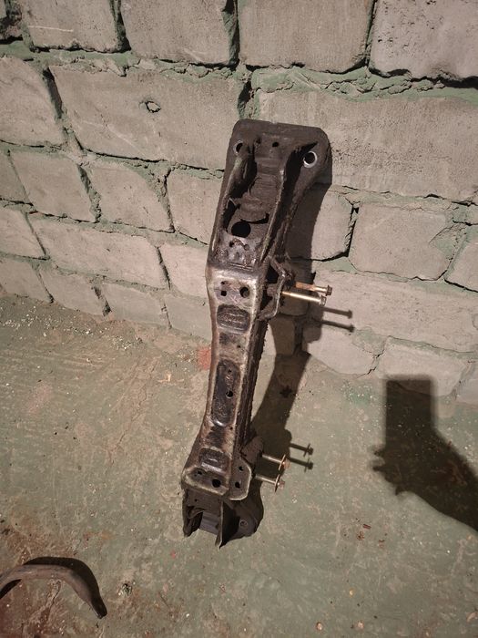 Продам двери на таёту чайзер 90