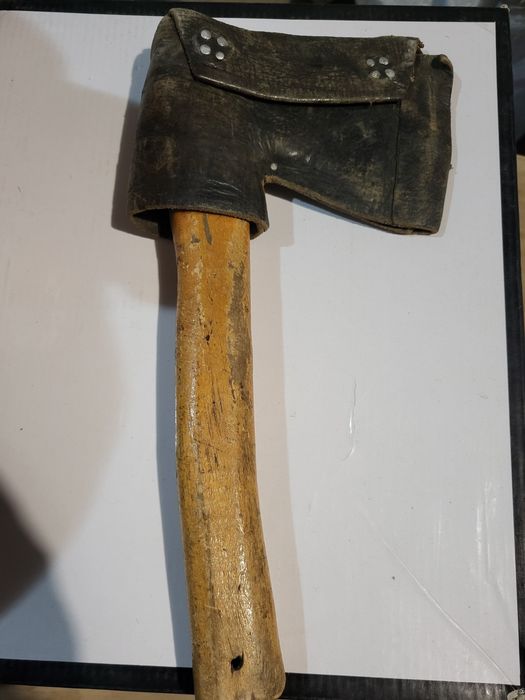 Топорик небольшой походный. С чехлом на пояс. СССР.