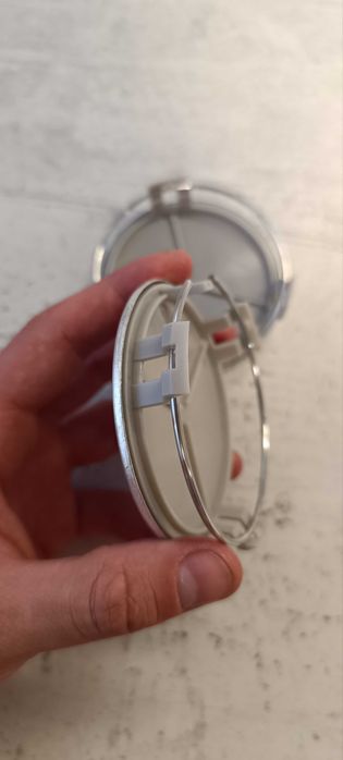 Капачки с лого / емблема  VW за джанти от мерцедес 75 мм