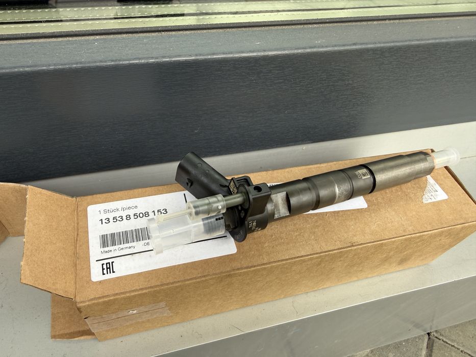 Injector bmw 750d f01 381cp