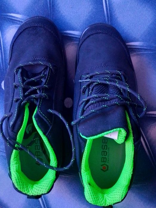 Защитни работни обувки BASE