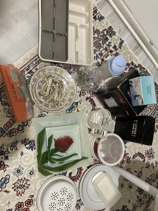 Продаю  посуду  .