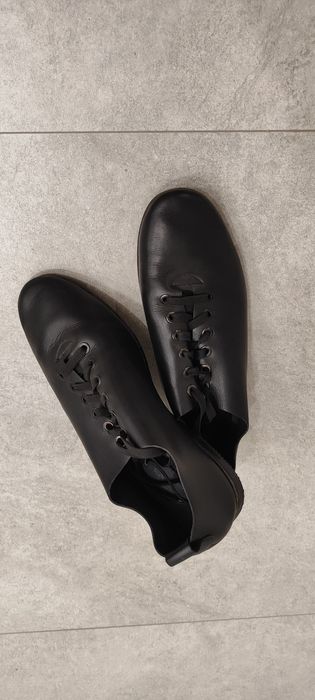 Продам мужское туфли 39 размера