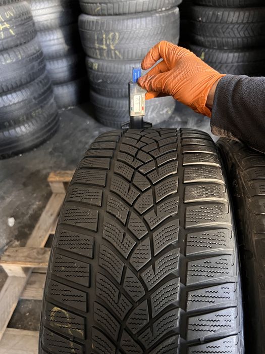 2 anvelope iarna 225/45/18 , GoodYear , RunFlat , 5.7 mm